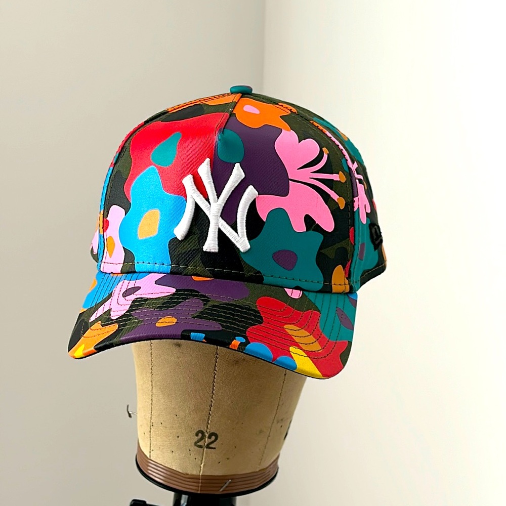Yankee Multi Color Snapback Baseball Cap